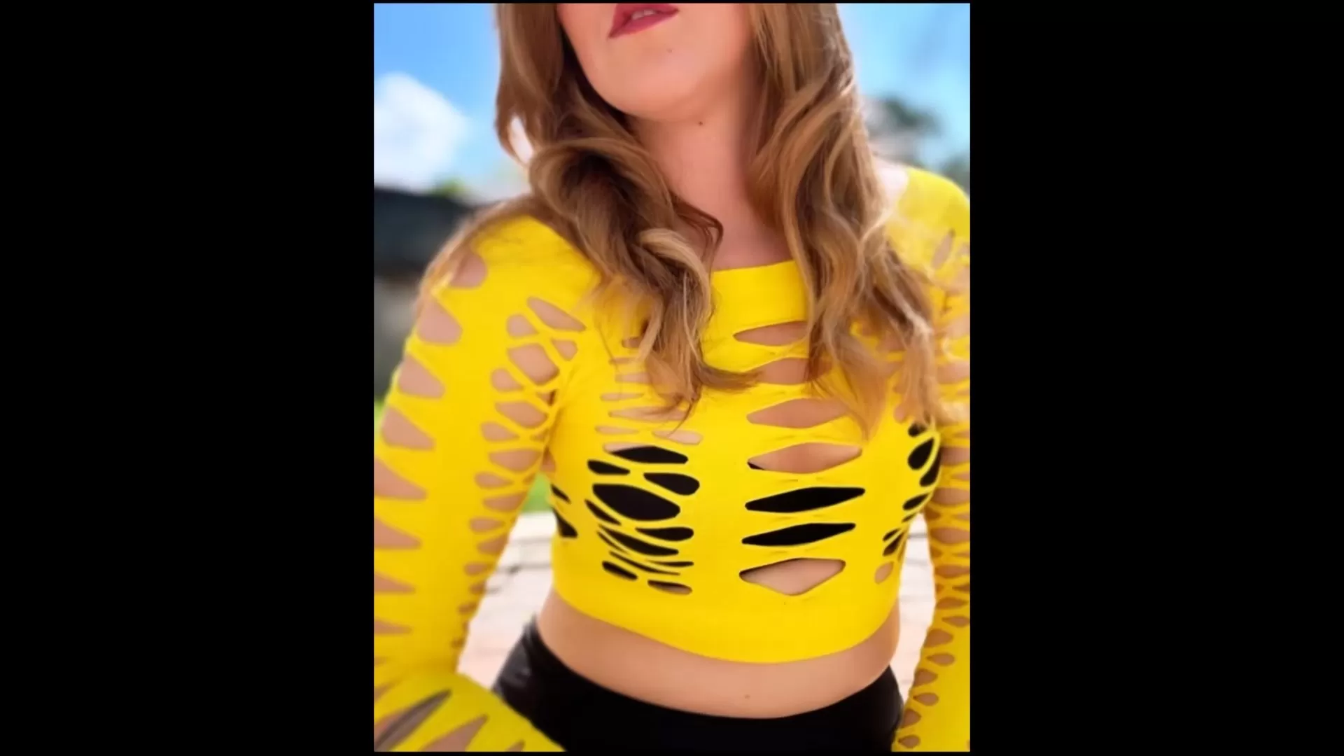 Fettish – The Tickle Table – Honey Kinkade.mp4_snapshot_00.07.400.webp